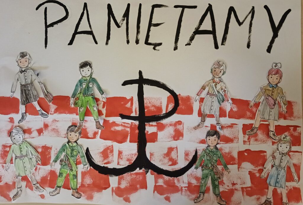 Plakat wykonany przz dzieci z napisem pamiętamy, znakiem Polski Walczącej i sylwetami kobiet.