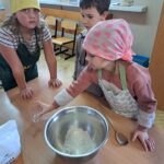 Przygotowanie chleba do pieczenia