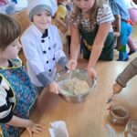 Przygotowanie chleba do pieczenia