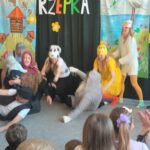 Rodzice - aktorzy przewrócili się wyrywając rzepkę