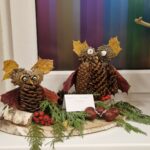 Sowy z szyszek - praca plastyczna.
