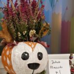 Dyniowy stworek - praca plastyczna.