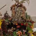 Praca plastyczna - stworki z materiału przyrodniczego.