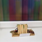 Prace plastyczne z materiałów przyrodniczych.